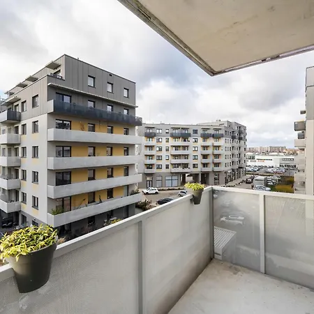 One Bedroom Nadodrze With Free Garage By Renters * Wroclaw