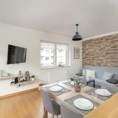 One Bedroom Nadodrze With Free Garage By Renters * Wrocław