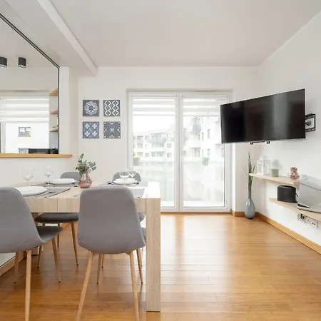 One Bedroom Nadodrze With Free Garage By Renters Wrocław