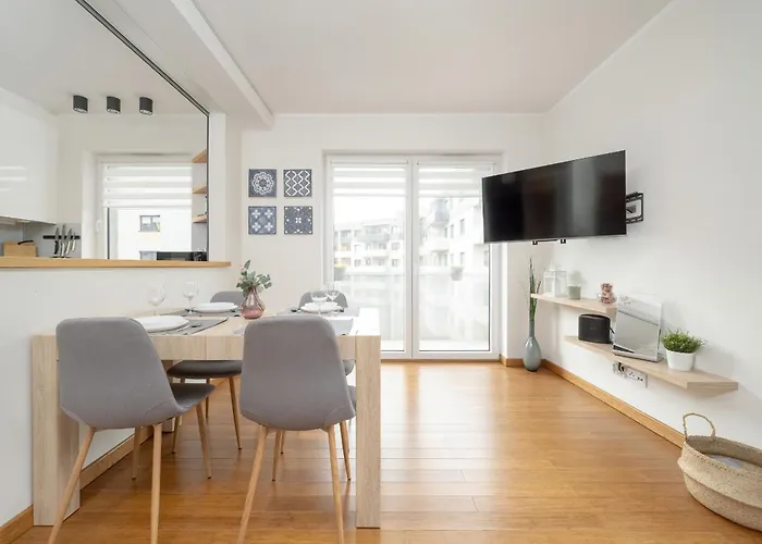 One Bedroom Nadodrze With Free Garage By Renters Wrocław