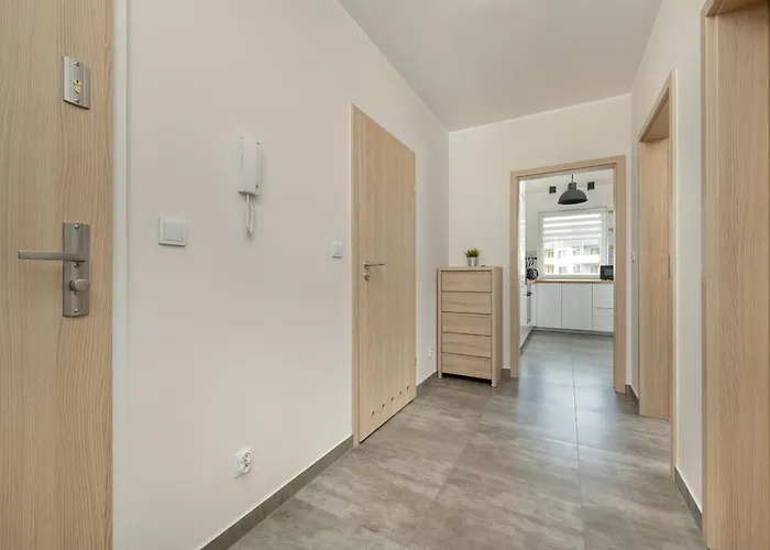 One Bedroom Nadodrze With Free Garage By Renters Apartman