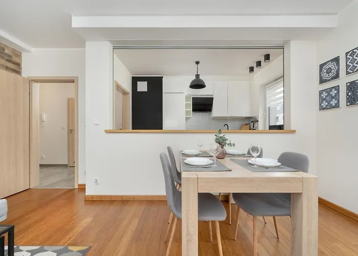 One Bedroom Nadodrze With Free Garage By Renters Wrocław